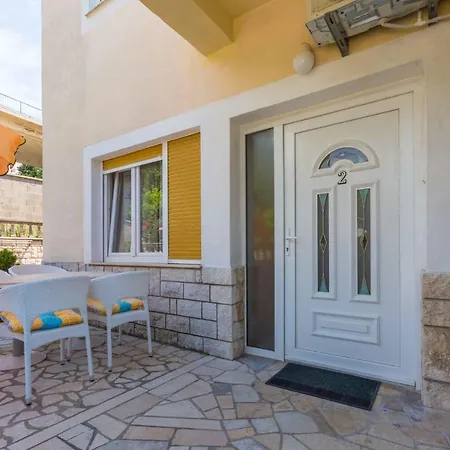 Two-bedroom 25 Appartamento