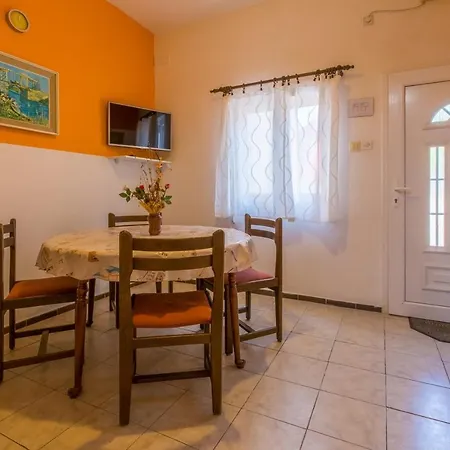Two-bedroom 25
